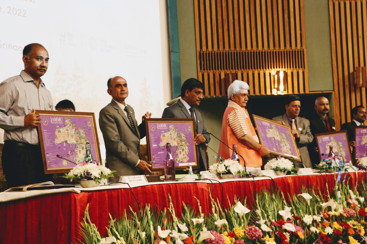 On the #WorldEnvironmentDay, Hon'ble Lt. Governor of J&amp;K <a href="/manojsinha_/">Manoj Sinha</a> released the illustrated natural asset maps of #Jammu &amp; #Srinagar developed by #ICLEISA under the Interact-Bio project.