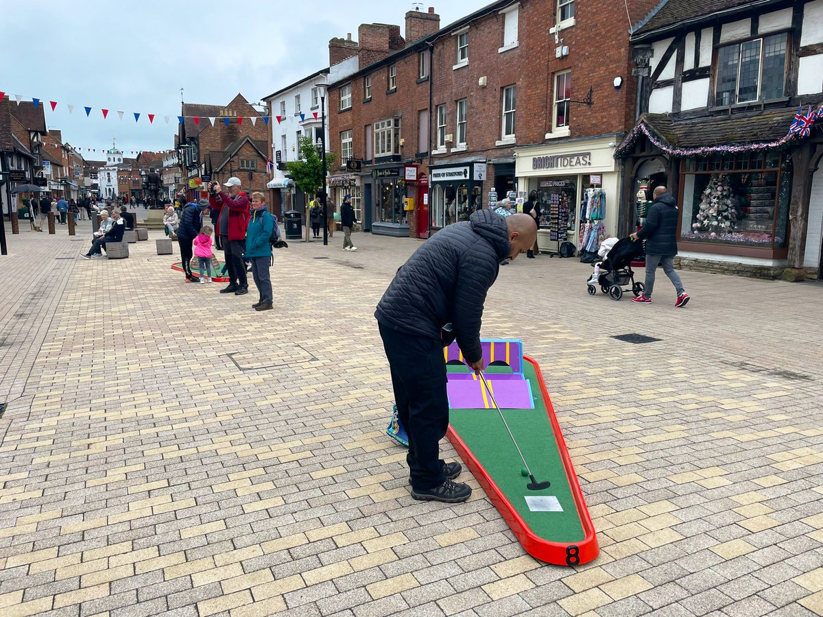 Henley Street in Stratford-upon-Avon was closed to motor traffic in 1997.

As far as I’m aware, nobody is campaigning to open it back up to cars.