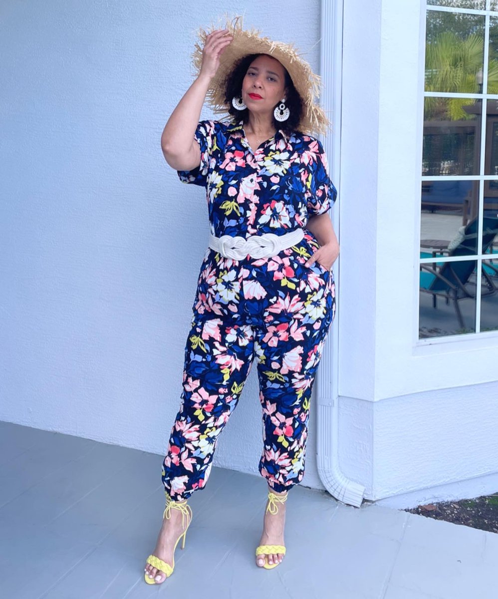 FarrahEstrella's tweet photo. Happy Sunday Estrellitas!☀️ 
Cheers to new beginnings 🥂🍾💐🌺 #newbeginnings #cheers https://t.co/p94sFPxZyY