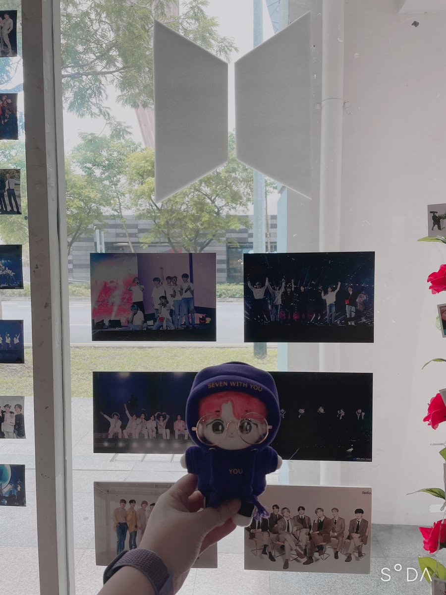 borahaetrouble's tweet photo. Hi Armys! Once again, thank you all for coming down and having fun tgt this weekend🥹 It was nice to meet after a long time. Now let’s gear up for #PROOF release🤩 보라해 아미! 💜

🎬#FILMOUT1306 is officially closed! https://t.co/7ozLZH3jYv