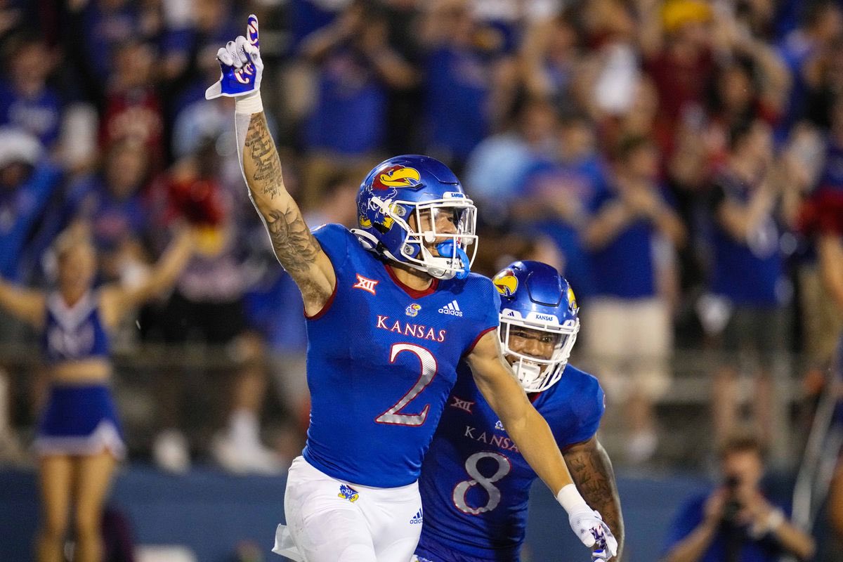 #AGTG Extremely Blessed To Receive An Offer From The University Of Kansas!! <a href="/murph918/">Louis Murphy Jr</a> @Labronn500 <a href="/CoachPanagos/">Jim Panagos</a> <a href="/Andrew_Ivins/">Andrew Ivins</a>