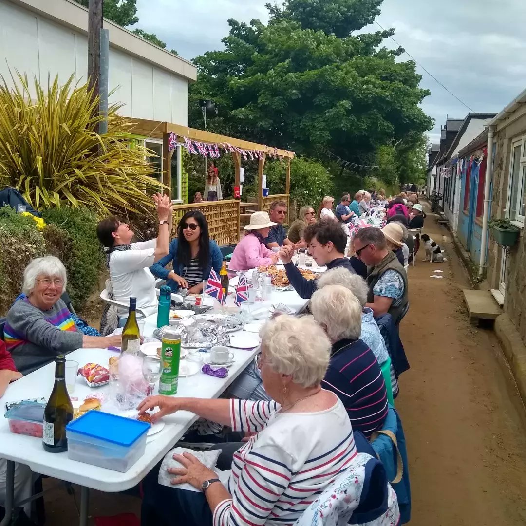 Final #PlatinumJubileeCelebration  #streetparty #Sark style @Sark_Island @Brand_Sark . Not a marmalade sandwich in sight tho'