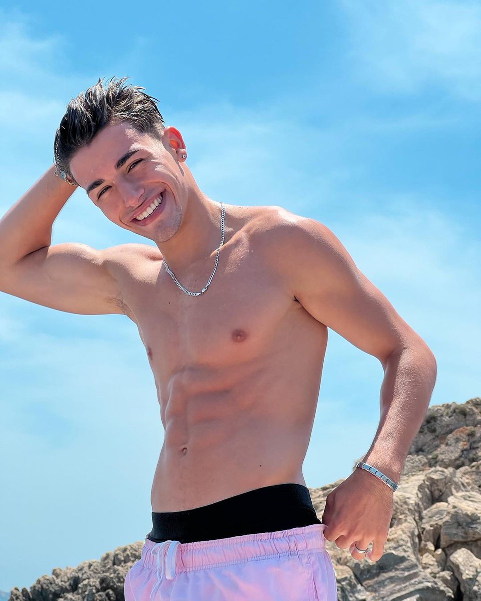 AlexMBrasil's tweet photo. 🇪🇦❤️

Alex Mandon | Instagram — "Dia de folga, de volta ao meu paraíso... 🏝️". https://t.co/xXCYtjB78R