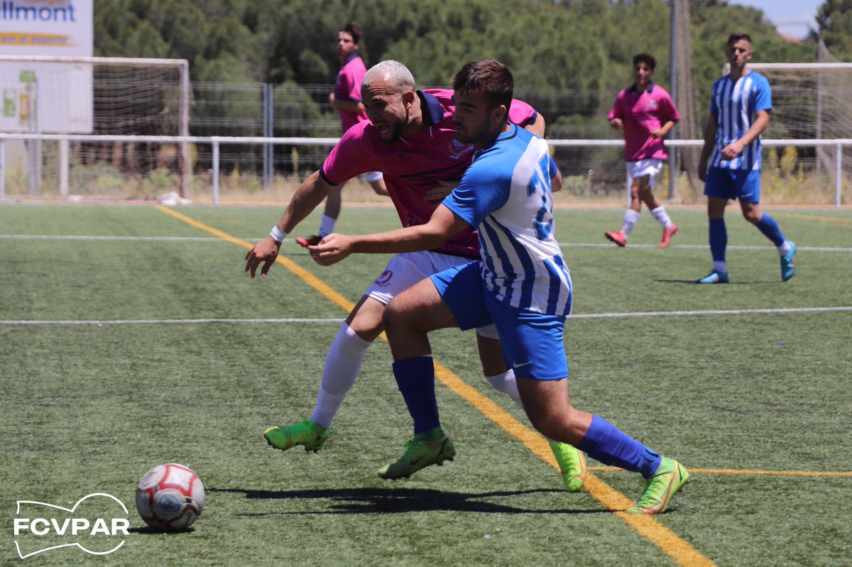 FCVPAR's tweet photo. CANTERA 🔵⚪️

Queremos felicitar a nuestro canterano Paco, jugador del Juvenil ‘A’, que ha debutado con el primer equipo 👏🏻

7️⃣ temporadas ya defendiendo los colores blanquiazules 💙🤍

#ViveLaPARDIMANIA ⚽️💙 https://t.co/cZuq5Pcxx7