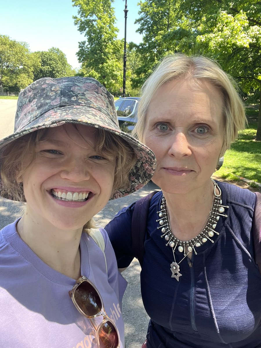 lanilee223's tweet photo. And just like that… @CynthiaNixon canvased me on my way to the farmer’s market

She asked me to sign a petition for @yuhline, and I told her I was showing my fiancé Sex and the City for the first time and how much he loves it

To think I almost ignored her. Vote for @yuhline! ❤️ https://t.co/Lxl6qcbJ16