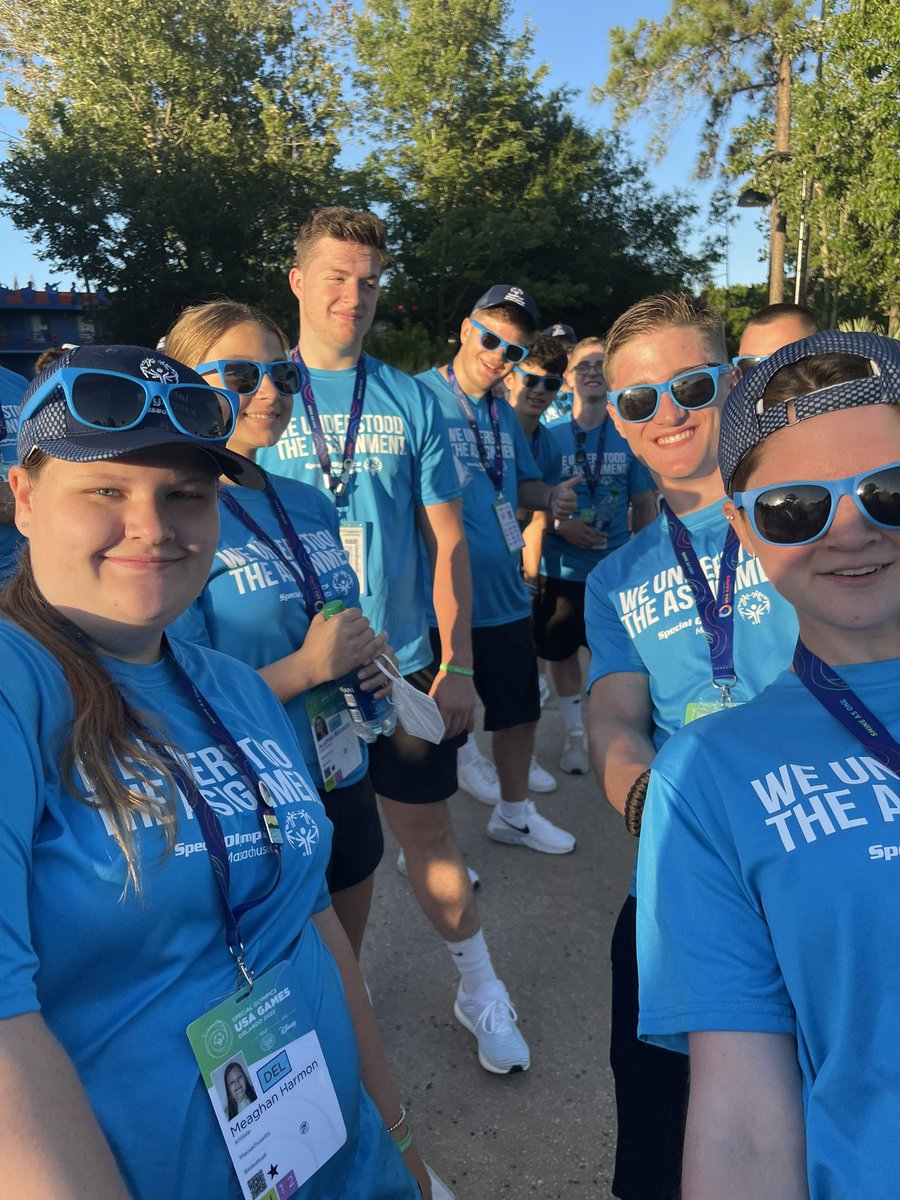 lburger81's tweet photo. @SpOlympicsMA @FranklinUnified Great first day at opening ceremonies! @2022USAGames https://t.co/YnjHgqi4ny