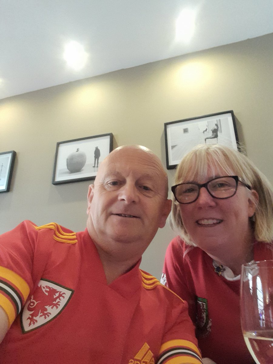 ColinRossiter9's tweet photo. The only time I will wear red well done wales https://t.co/DTnLhUFZGu