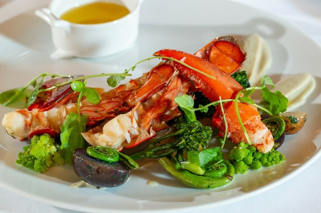 It's on! Lobsters Festival at Bearfoot Bistro
3-Course Menu $68
Sunday to Wednesday

See link in the bio for the full menu
.
.
. 
.
#lobster #whistler #delicious #yummy #gourmet #foodinsta #instaeats #foodstagram #kitchen
#instagood #foodgasm #nomnom #foodporn #eatout #thear…