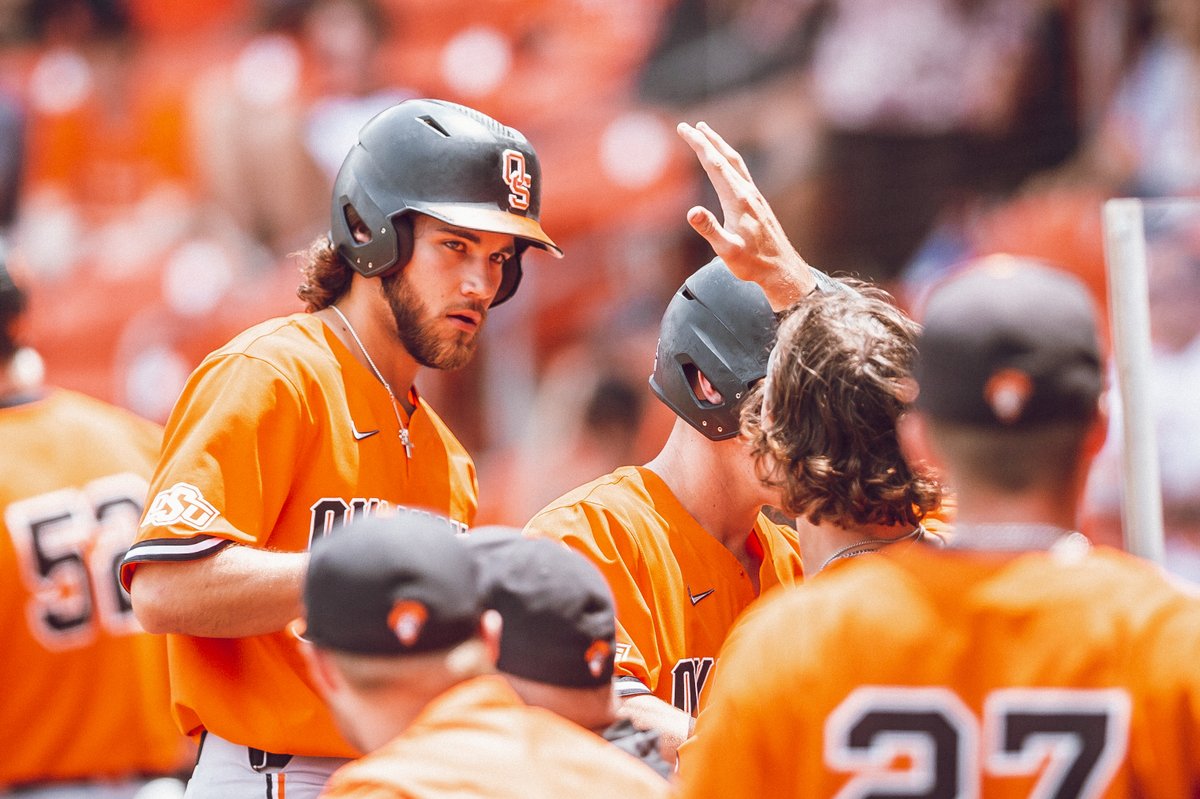 OSUBaseball's tweet image. Unlike a lot of you, we have not given up!

Mid 5
🤠 - 10
🐻 - 13

#OurStandard #GoPokes