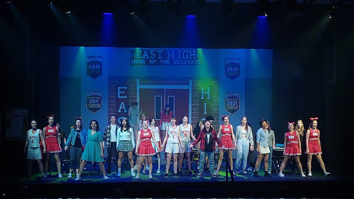 hugjohns's tweet photo. Congratulations to the students and production team of Regiopolis Notre Dame Arts and @RNDBands for an amazing return to live theatre with their production of the extremely fun show High School Musical 🎵. What a bop. https://t.co/1AhKAidHF4