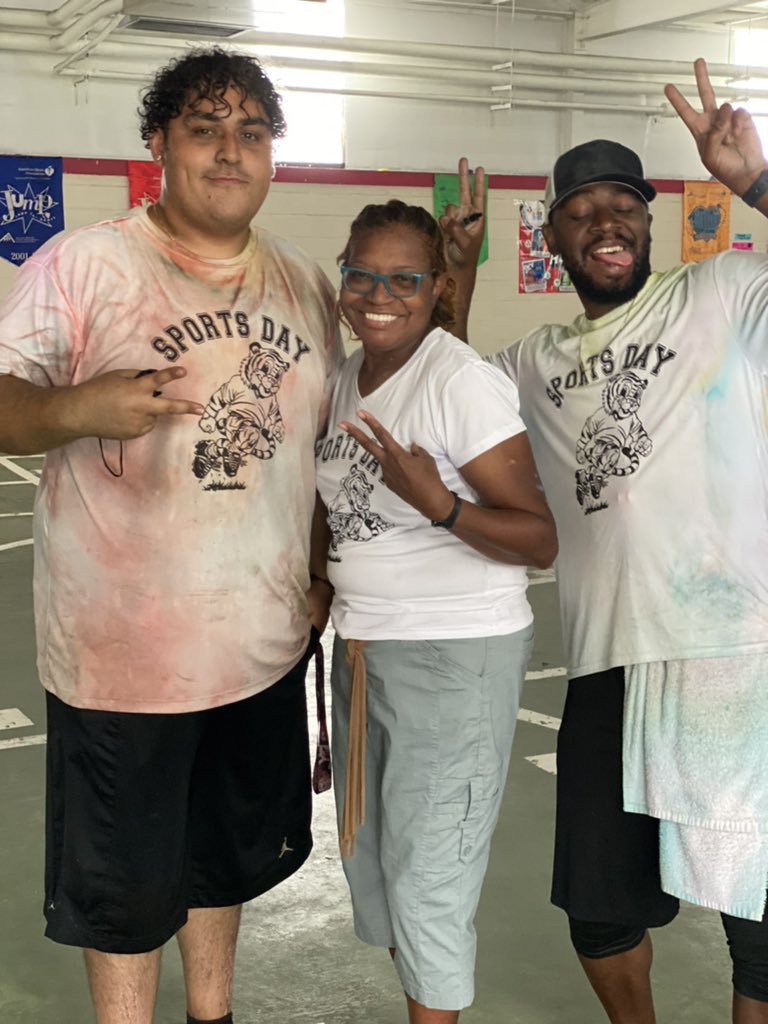 coach_burton_'s tweet photo. #lostfiles From the looks of it, our day 3 of 3 Sports Day was a success! Lol The best set of people to work with!! The Dream Team! #OGPE #sportsday #fieldday #colorrun @Coach_O_OG https://t.co/WvXnRsbdtC