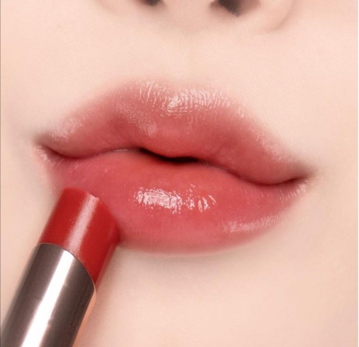 JLiptint's tweet photo. #espoir #ลิป ดีมาก ปากนุ่มชุ่มชื้น  #พร้อมส่ง
ESPOIR Glow Lip Balm
📣350 #ลิปบาล์ม
Dub แบรนด์ดัง
PK001 Shell Pink สวยมาก
OR401 Coral Dew
RD201 Cranberry 
📮30/Ems 50
#HowtoPerfect #เครื่องสําอางเกาหลี  #jj_liptint #espoir #ชี้เป้าของถูก #innisfree_jj_list 
#คสอเกาหลี #ลิปมัน https://t.co/IS89yL91jB