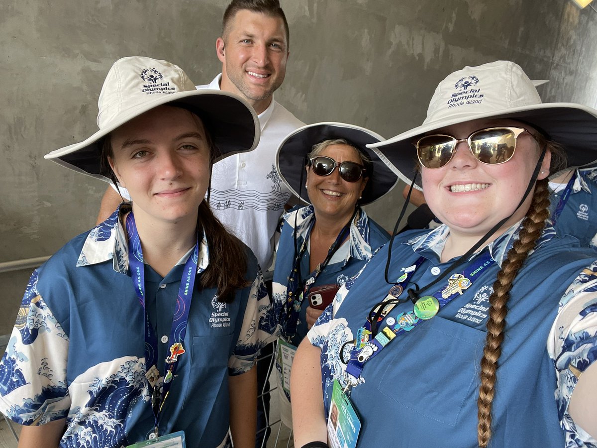 Definitely a highlight of today! Thank you Tim Tebow! Go team RI!
#unifiedoakers #ChooseToInclude #YLE
@coventryoakers 
<a href="/SORhodeIsland/">Special Olympics RI</a> <a href="/TimTebow/">Tim Tebow</a>