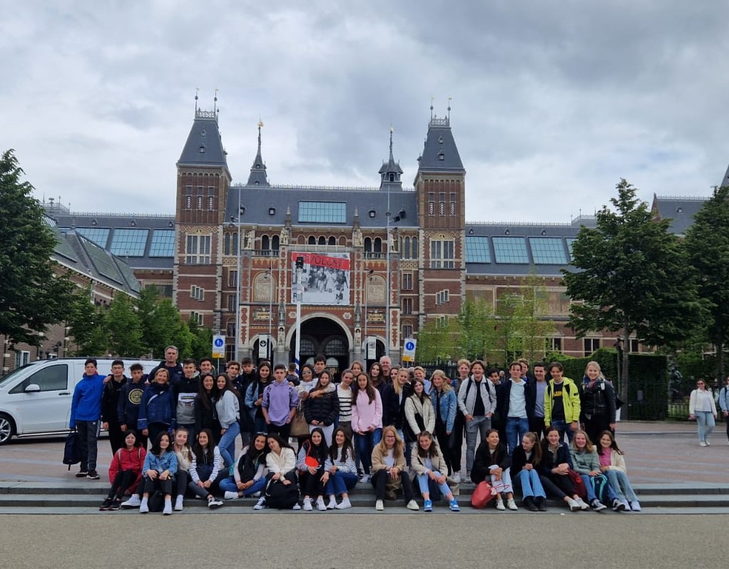 colsangregorio's tweet photo. Extraordinaria semana de #Intercambio con el  Colegio Odulphus Lyceum de #Tilburg 

Alumnos y profesores de Italia, Eslovaquia, Holanda y España compartiendo experiencias en #Holanda 

 #InternacionalizaciónSG #IntercambioHolanda 

#AguilarDeCampoo #MontañaPalentina https://t.co/c6FTs8r9d9