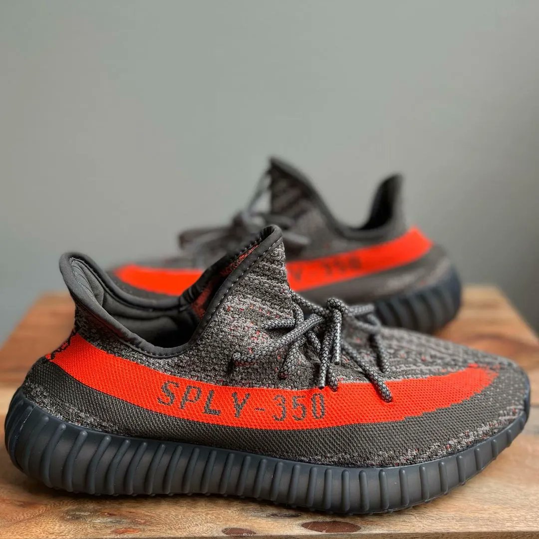 JustFreshKicks tweet media