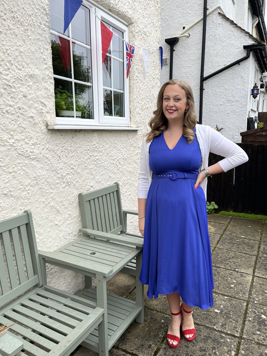 Morning spent singing alongside the congregation <a href="/StBoltons/">St Mary The Boltons</a> in our Come and Sing choir before heading over to Reigate to get my Jubilee on and sing a few rousing songs -  a perfect ending to a lovely bank holiday!

#PlatinumJubileeCelebration