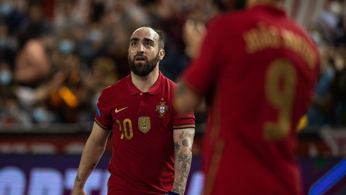 Ricardinho anuncia que vai jogar três meses na Indonésia
maisfutebol.iol.pt/futsal/modalid…