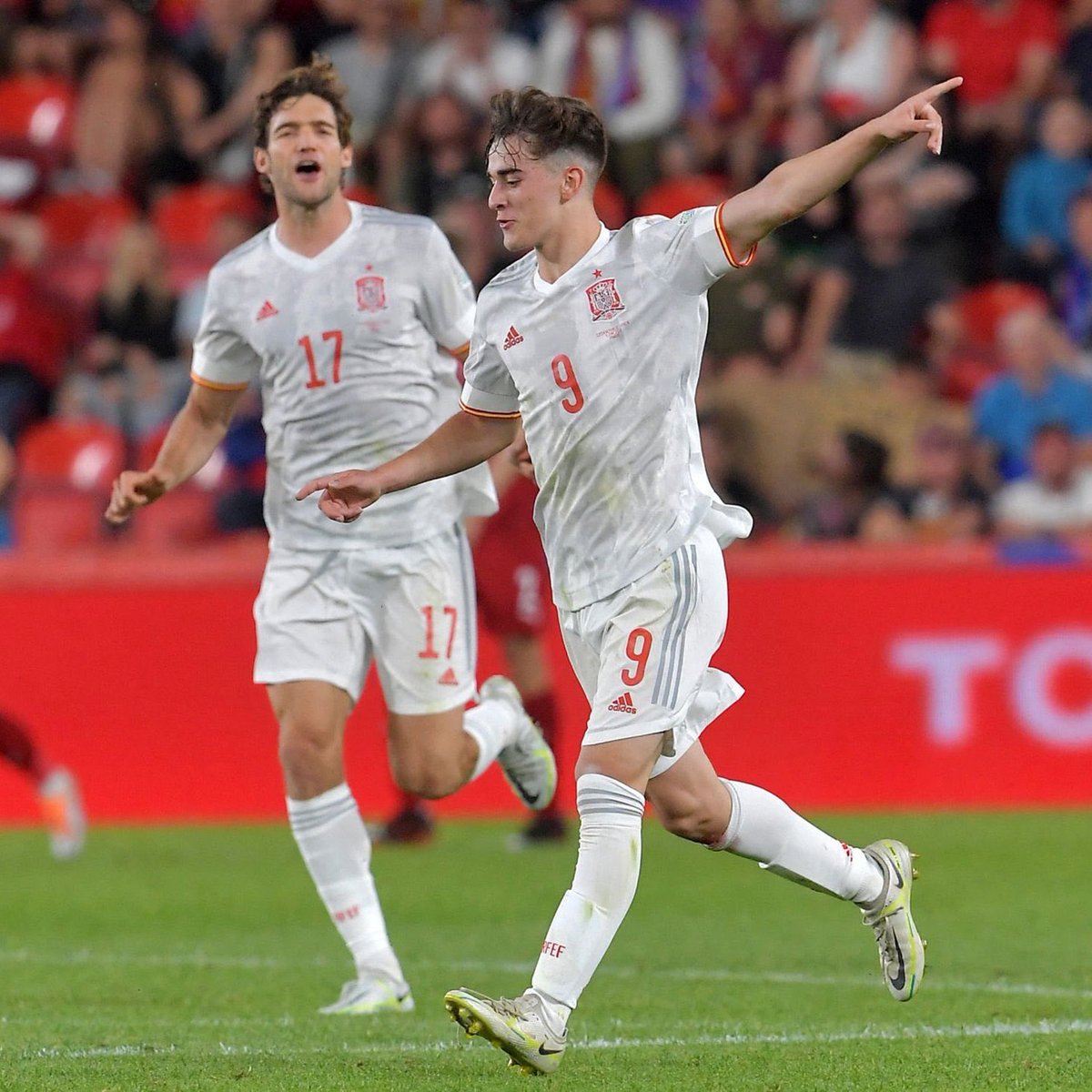 LigActu's tweet photo. 🎖Gavi est devenu ce soir le plus jeune joueur à avoir marqué pour l’équipe d’Espagne !

👶Il devance Ansu Fati de 7 jours. https://t.co/BnxhF6xqfv