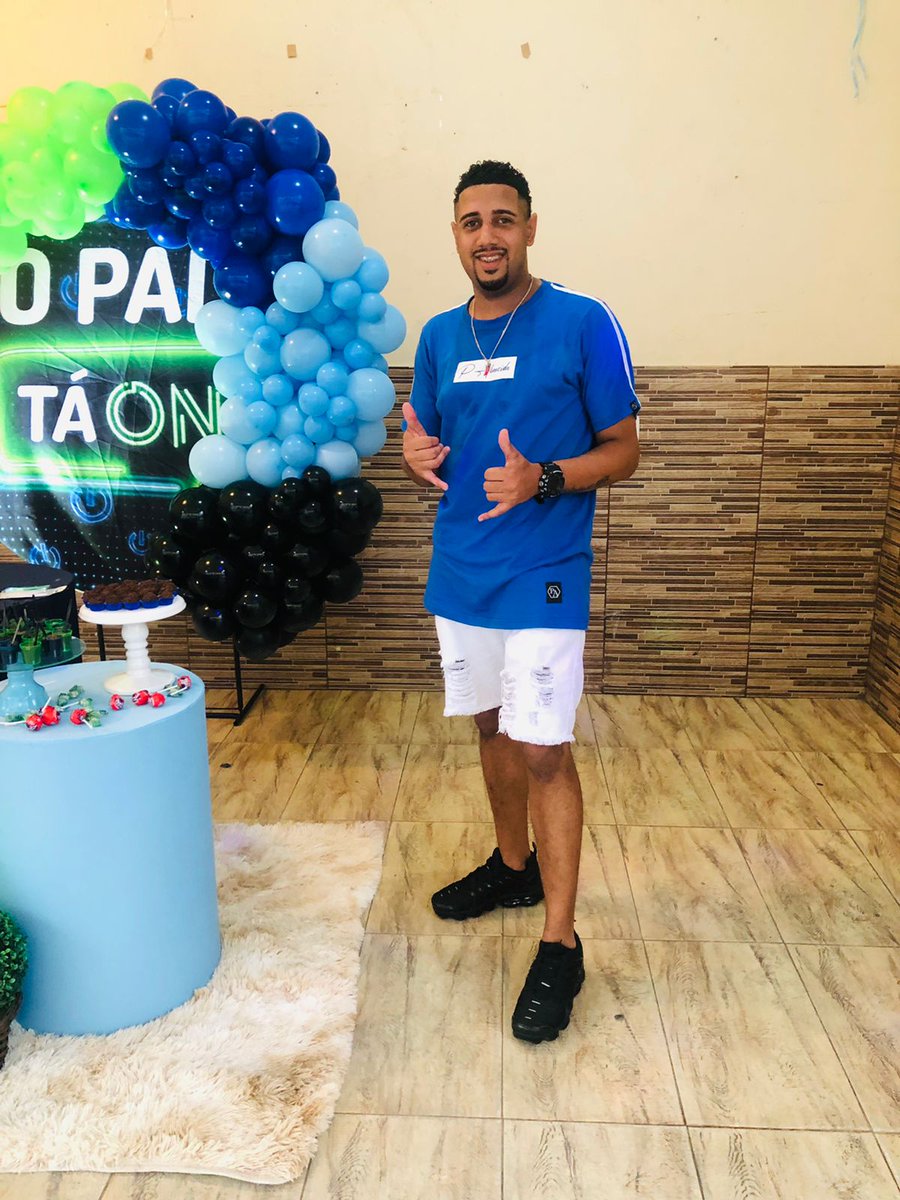 Pacheco_155's tweet photo. O pai tava MT on de verdade 😅🥃🍺🥳💙 https://t.co/0GTPgPQ0Vv