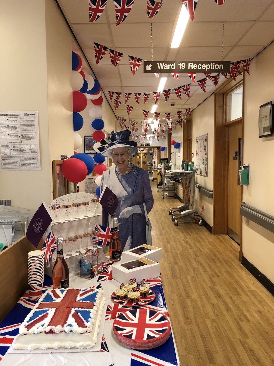 j00ls19's tweet photo. Jubilee high tea for our patients on ward19 🇬🇧🇬🇧🇬🇧 #PlatinumJubileePageant #Jubilee @Ward19STFT @ZoePotter22 @suba_thiru @STSFTrust @ChrisGibbins82 @LmbClaire https://t.co/XFJE0eum7T