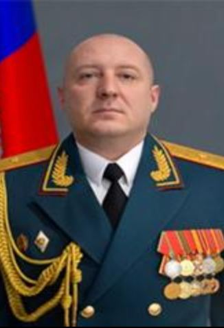 2. Мы знаем, кто этот загадочный Роман. Это генерал-лейтенант Роман Бердников, командующий 29-й общевойсковой армией Восточного военного округа. С 2021 года он возглавлял группировку российских войск в Сирии.
