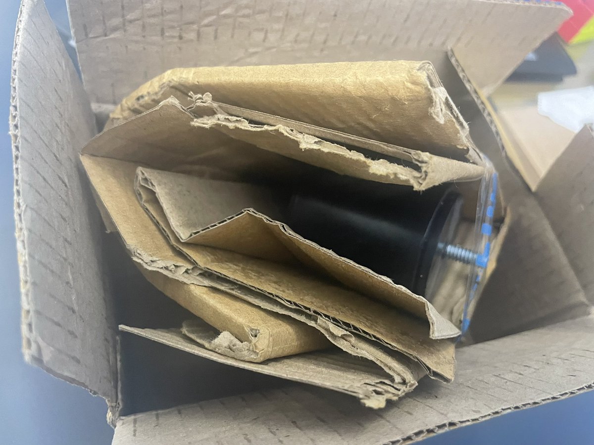 camujju's tweet photo. I have ordered intel i9 processor and @Flipkart has delivered a piece of plastic worth INR 20.
@flipkartsupport is the worst of the worst. https://t.co/aXVhFqiCIy