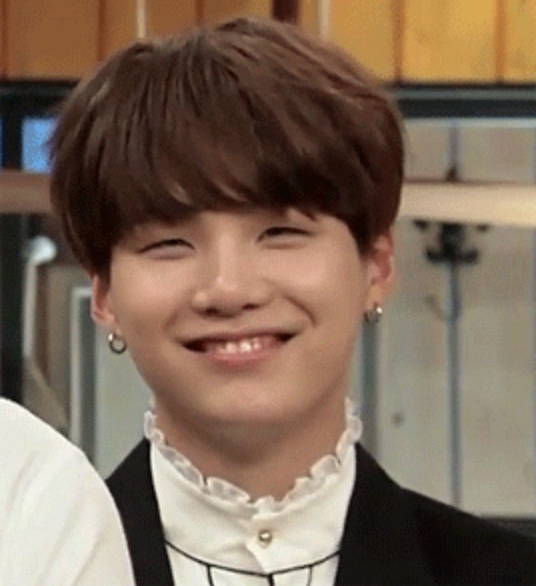 hourIysuga's tweet photo. ✩ #SUGA #방탄소년단슈가 #슈가 https://t.co/RMD6qjGj47