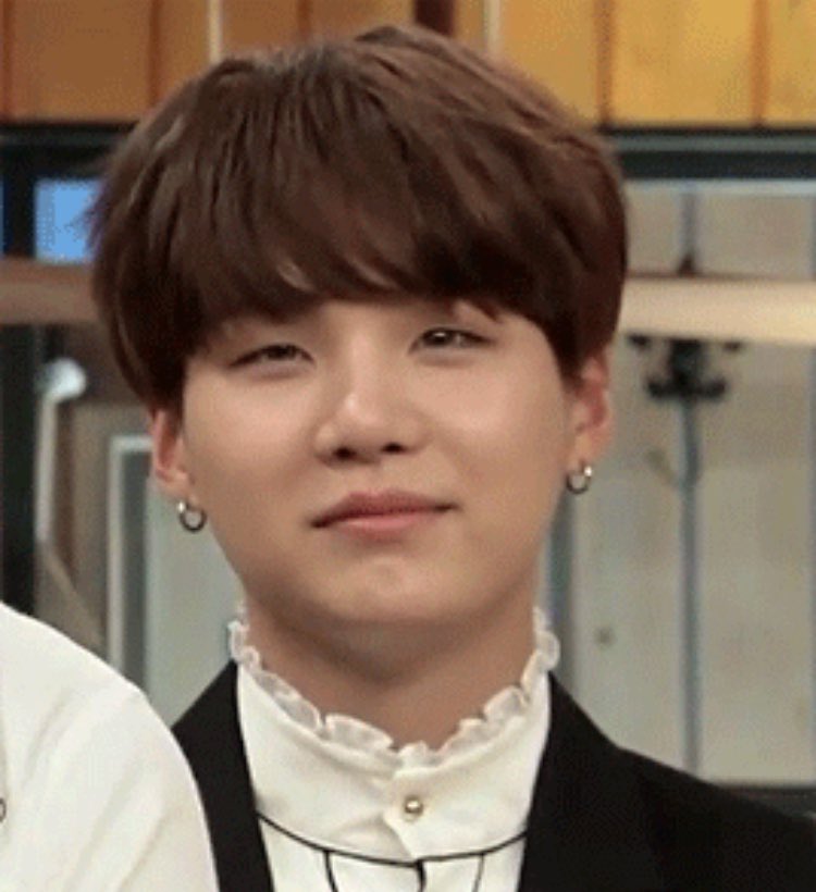 hourIysuga's tweet photo. ✩ #SUGA #방탄소년단슈가 #슈가 https://t.co/RMD6qjGj47