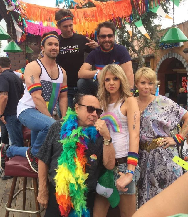 klezmergord's tweet image. 45 years ago, Fleetwood Mac released the critically acclaimed "Rumours".