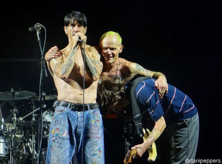 BrazilRHCP's tweet image. É o tal amor ilimitado, né? ❤️🌶