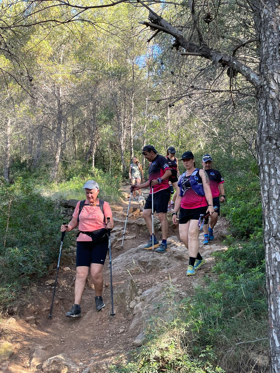 garrafrunners's tweet photo. 💪💪Ha estat un cap de setmana intens pel nostre club. Pel que fa al trekking, aquest diumenge al matí ens hem trobat una bona colla a can Feral per fer una bona ruta per corriols amb bones ombres. #gavà #garraf @FEEC_cat https://t.co/oxlZUhxOYr