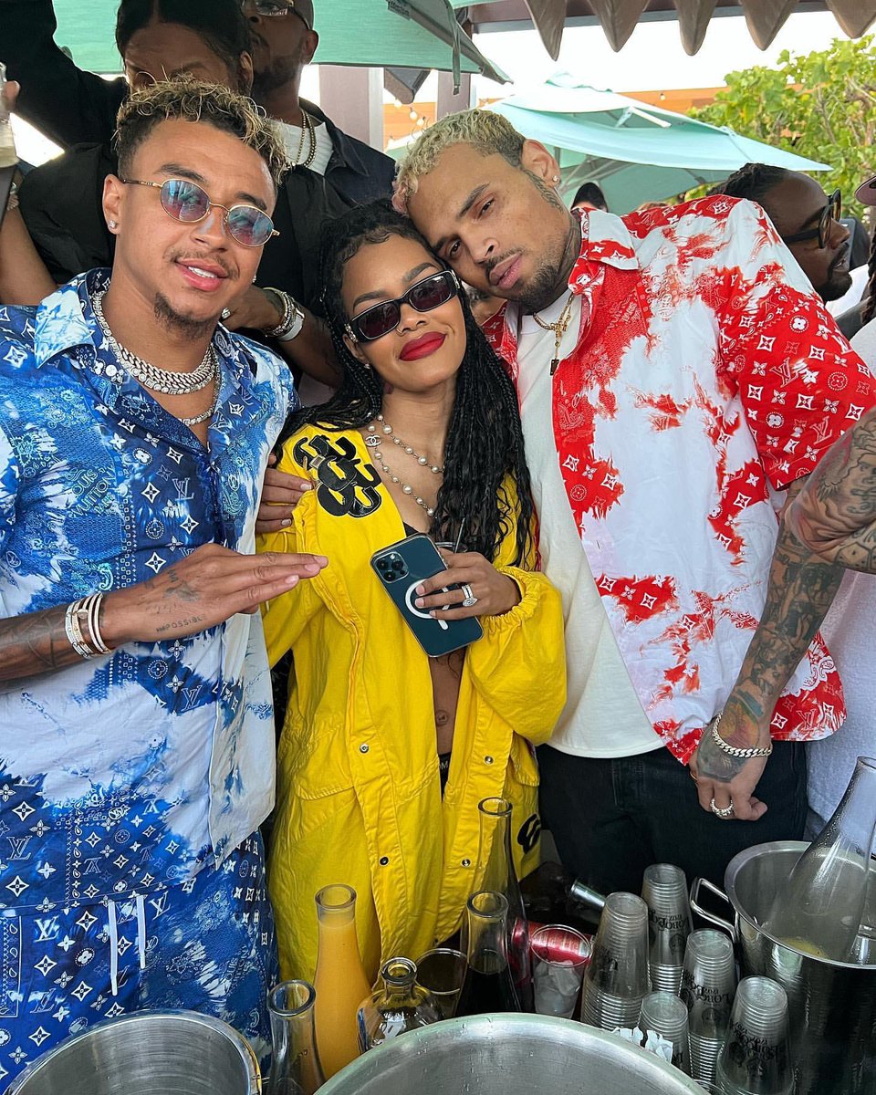 cblivee's tweet photo. Chris Brown with Jesse Lingard &amp; Teyana Taylor at The Highlight Room. https://t.co/0UYK0WYpaE