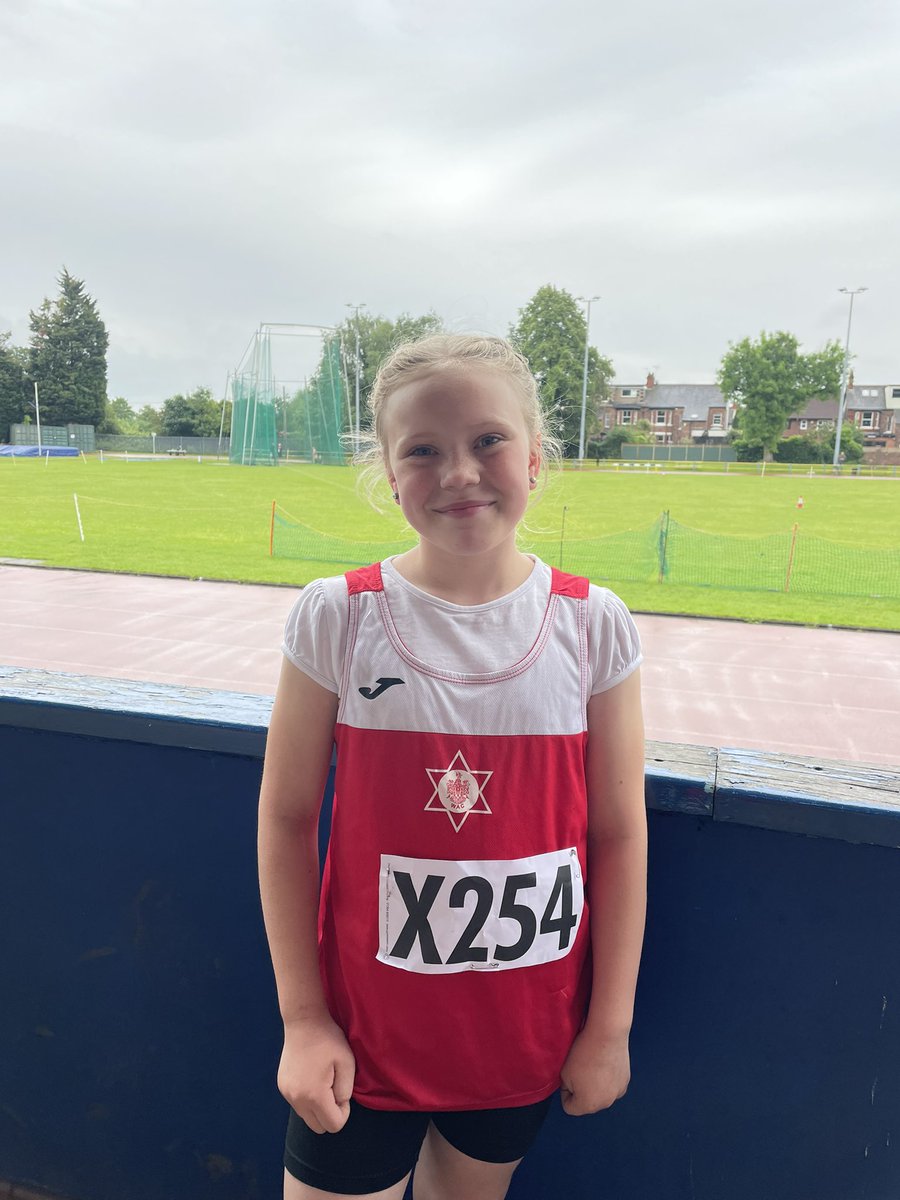 Nicki_Rimmer's tweet photo. @LockiesCPS what a day for this one  at the Trafford Athletics Club Cheshire League Meeting. Personal Best in both the 150m and 600m, and 1st place in the U11s girls relay 🏃‍♀️🥇 https://t.co/wcj7VkyFyJ