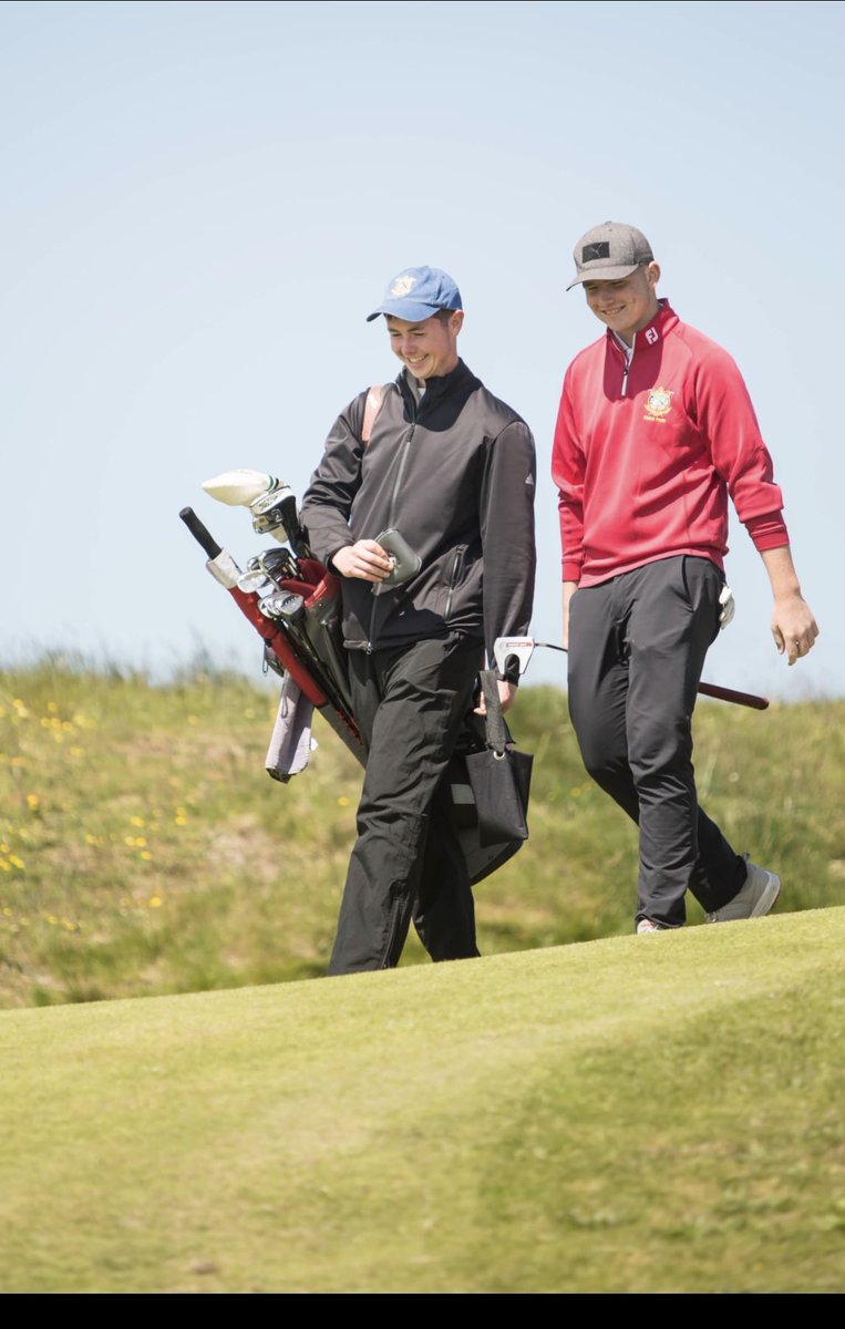 Cracking picture of two great young lads shooting the breeze at the East @CountyLouthGC
