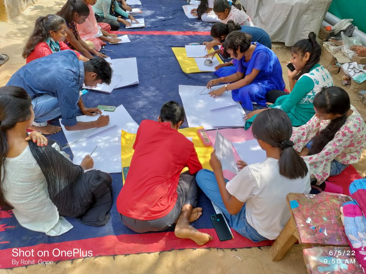 BasabBhattacha2's tweet photo. #WorldEnvironmentDay celebrated at Mousibari Basti Ranchi, where Basti Youths were engaged in easy and drawing competition. The youths painted their imaginations for a better and sustainable future @IGSSS @UNEP @AnkitaBaxla @sukanya101 @DC_Ranchi @basantapani @imNKumaar https://t.co/te7QdJ7DuW