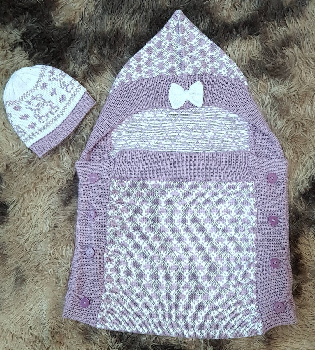 Witchinastitch's tweet photo. New to my etsy shop: Newborn Bears & Bows baby girl nest, baby cocoon. Handmade baby girl gift. Baby shower gift. #etsy #babygirlgift #babygirlnest #babyshowergift #babygirlcocoon #babywrap #newborngift #babysnugglenest https://t.co/ZZABRSvyxR https://t.co/gYp7eUwzQn