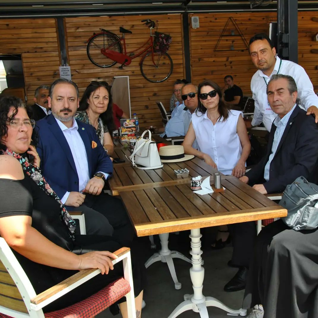 Eyüpsultan KAS-DER Kastamonulular Yardımlaşma Derneği açılışına İyi Parti Eyüpsultan ilçe teşkilatı olarak katılım sağladık. 

Eyüpsultanda bulunan tüm Kastamonu Derneklerini tek bir çatı altında toplayacak olan derneğe  Başkanına ve yönetim kuruluna 
hayırlı uğurlu olsun.