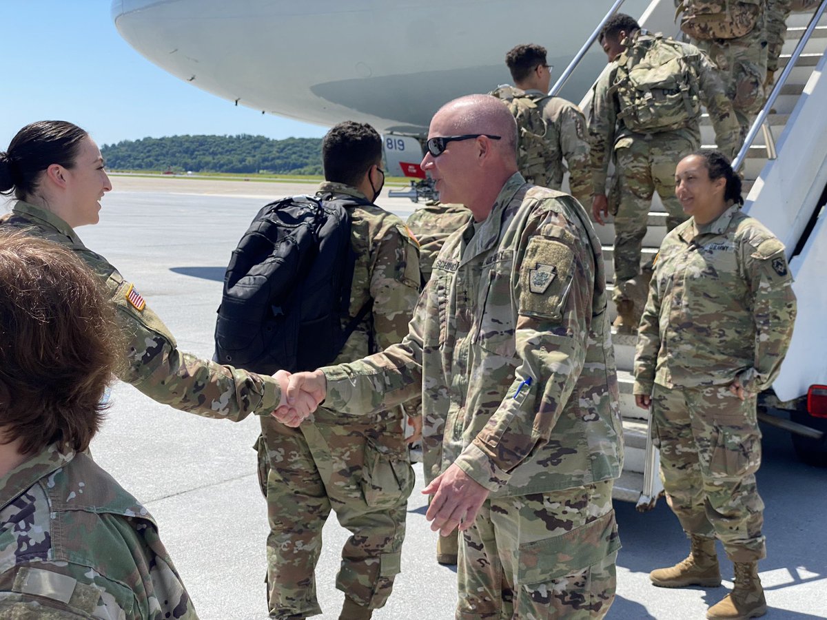Good luck to the great Citizen-Soldiers from the @panationalguard’s 252nd Quartermaster Company, who left home today for a year-long deployment to the Middle East. Thank you for your and your families’ sacrifices. <a href="/CENTCOM/">U.S. Central Command</a>