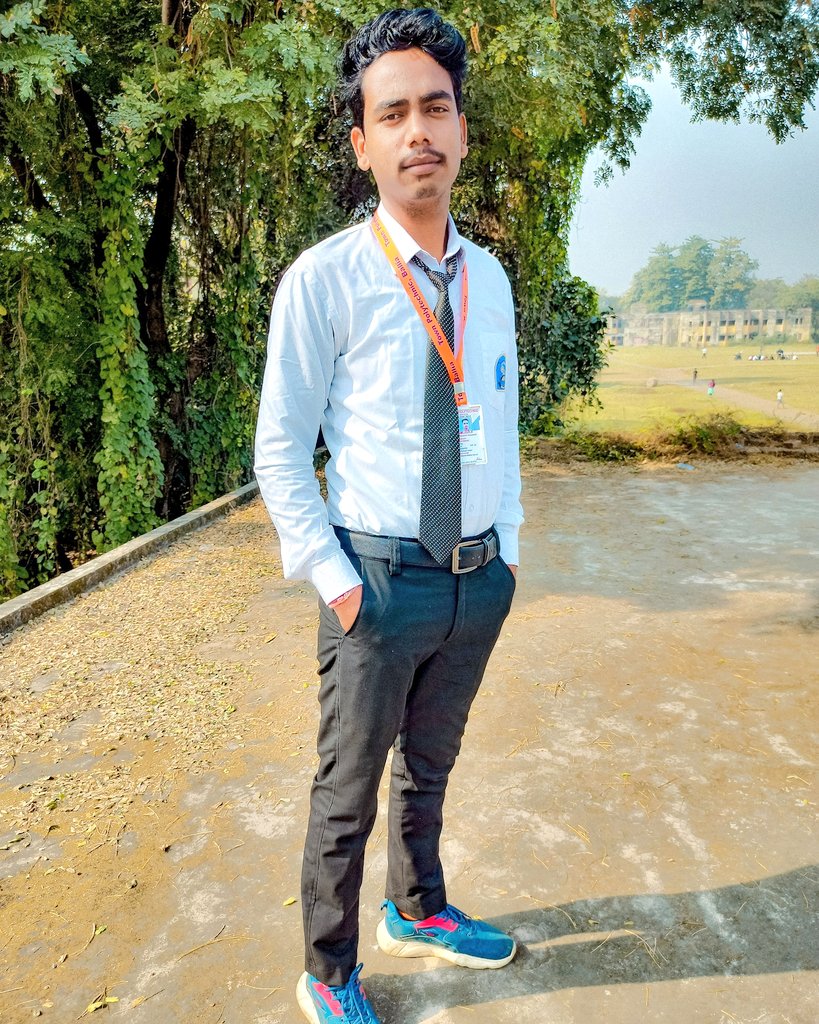 RahulSi58524601's tweet image. A part of life
#collage 
#student_