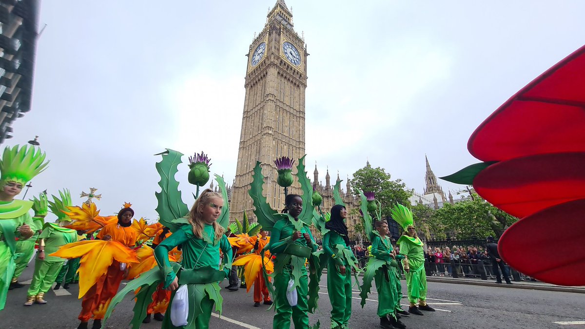 These children were absolutely incredible today, they danced their way round the #JubileePageant route for two hours and never once lost their energy or smiles!
I'm just so proud of our pupils who so clearly demonstrate the #PioneerPromise #values of #quality
#enjoyment &amp; #unity