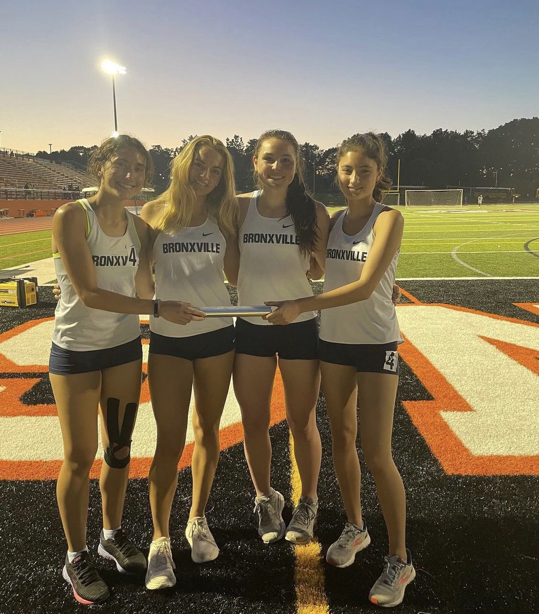 bxvgirlstrack's tweet photo. The 4x100, 4x400 and 4x800 is headed to the NYS Championships.  #bettertogether #broncostrong @sports_broncos @HaggertyNancy @lohudsports https://t.co/UN7xFbxSQr