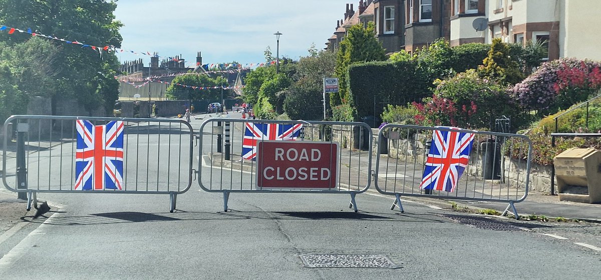 One of the many street parties in Edinburgh celebrating #PlatinumJubileeCelebration.

#queensjubilee2022