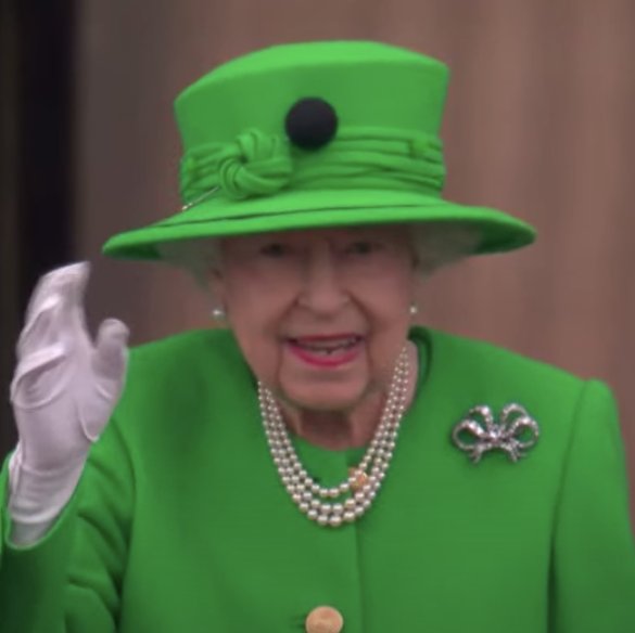 Gorgeous in Green! 

#Royal #QueenElizabethll #PlatinumJubilee #Monarch #Monarchy #Queen #Princess #ElizabethII #BuckinghamPalace #HolyroodPalace #Balmoral #WindsorCastle #WestminsterAbbey #RoyalFamily #Summmer2022