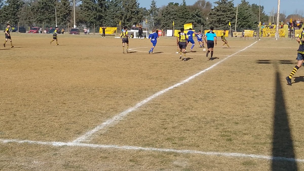 DeportivoAnguil's tweet photo. #SuperclasicoRuta5 #AnguilenseReserva Ya juegan 

#Uriburu 0 #Anguilense 0 

#TODOSJUNTOS #ELCLUBDELPUEBLO 💙⚽️💙 https://t.co/YioglIPkT0