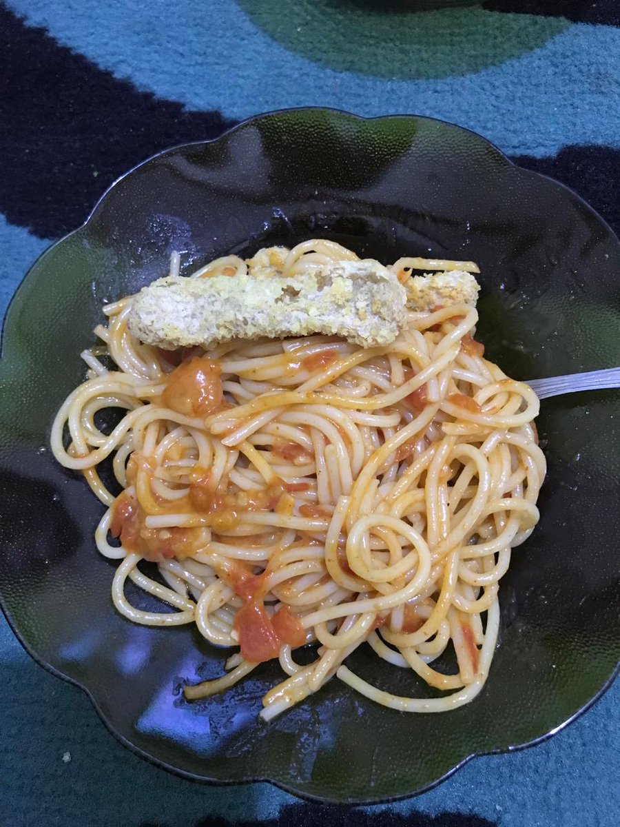 R_Linaaa's tweet photo. Niat banget jam segini buat spagheti 🙄 https://t.co/2xYe2Tsfso