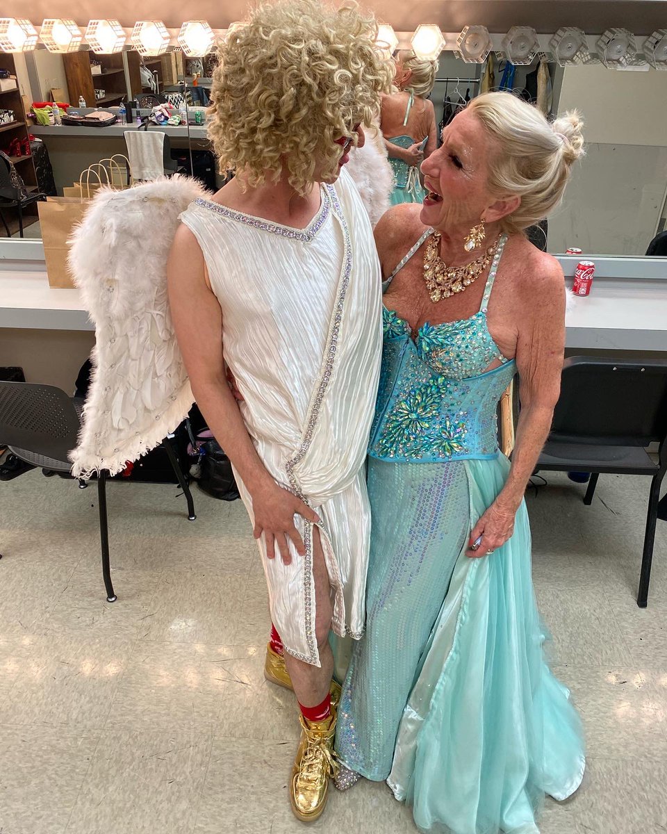 thedickiesmalls's tweet photo. She may be too raunchy for my cherubic taste (😹) but now having done three festivals (and having had one memorable layover together), I always enjoy palling around with Judith Stein and am looking forward to seeing her again in a few weeks! #judithstein #legend #dickiesmalls https://t.co/OCTG2cVMeF