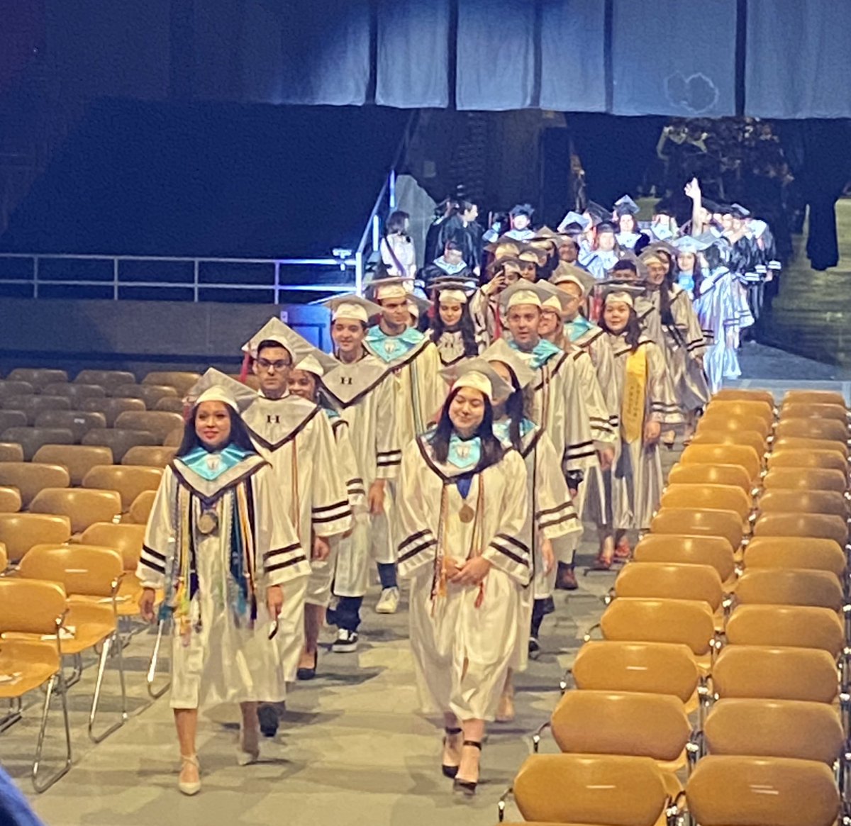 catherinedoc12's tweet image. Starting the day with the Kingdom of Champs! Congratulations to the Class of 2022. “Shoot for the stars. Work hard and surround yourself with people that value and appreciate your worth.” #tidepods #Rubensfirst #internetproblems #Goforit @RCadena2001LTD @YsletaISD