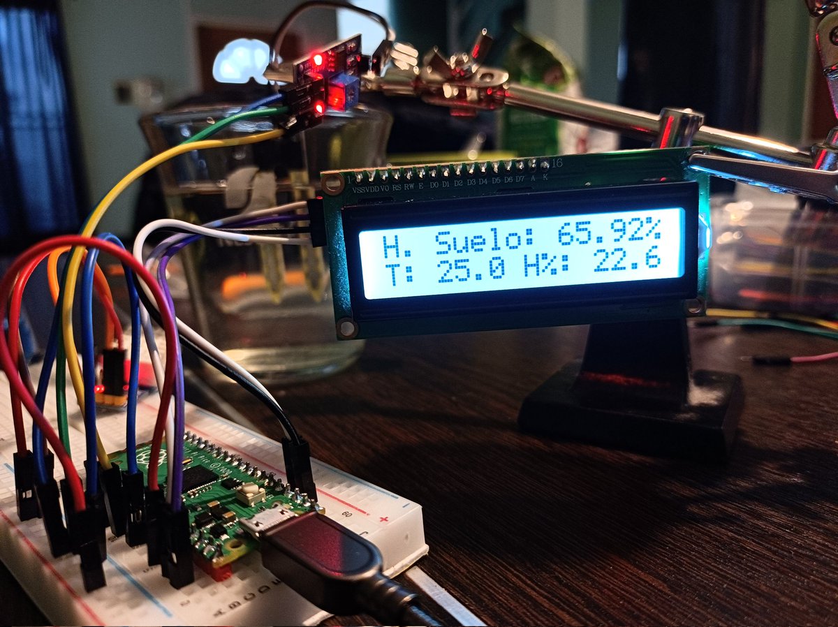 ffespechen's tweet image. Versión "traducida" de proyecto invernadero a #circuitPython corriendo en una @Raspberry_Pi Pico rp2040, que emplea un DHT22, un sensor resistivo FC-28 y un LCD 16x2.
@adafruit
#pythoneverywhere #python #maker #project #programming #programminglife #adafruit #raspberrypi