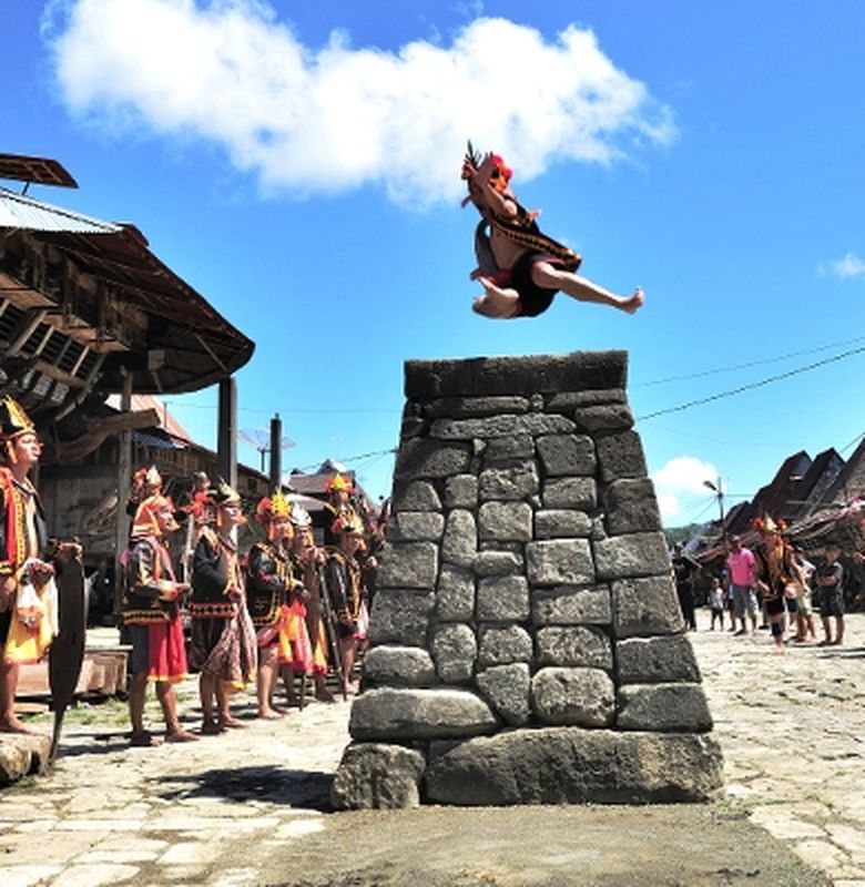 Temmy On Twitter Thefigen And In Indonesia We Have Stone Jumping Or Rock Jump Tradition 