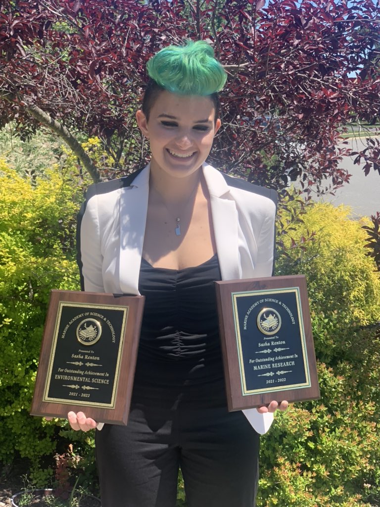 Rentoncache's tweet image. Senior awards day for @MASTResearch @MAST_SandyHook   Congratulations Seniors!